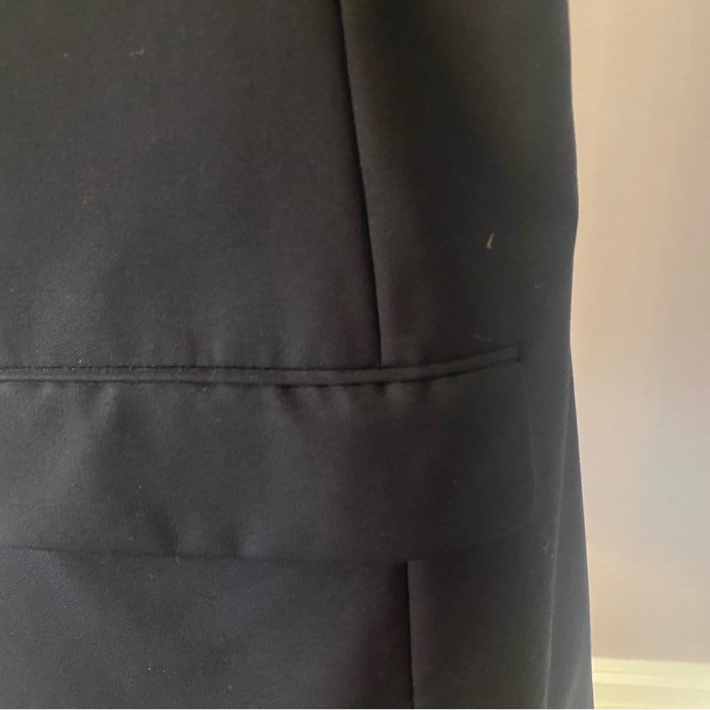 Men’s classic Brooks Brother’s blazer/sport coat in navy 43R. - Picture 9 of 10